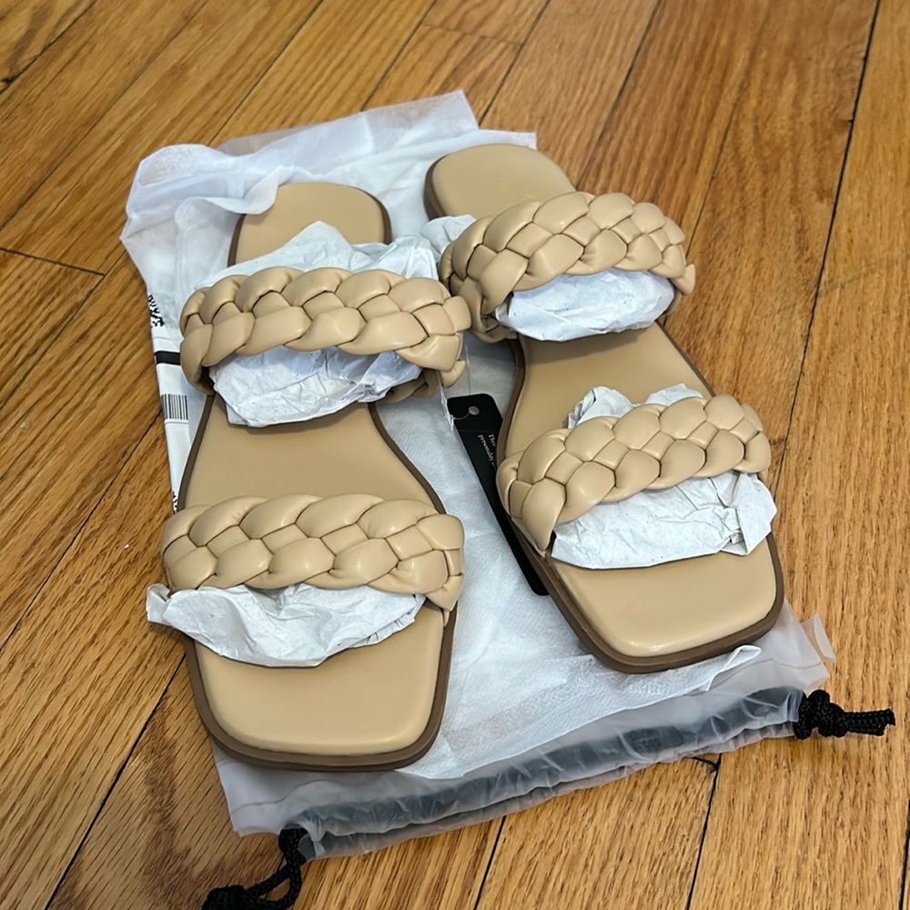 NEW with tags Beige braided Sandals